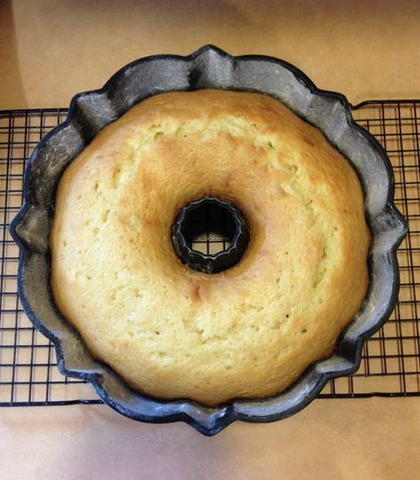 Vanilla Bundt Cake Recipe Made With Oil Old Fashioned Banana Bread, Cakes Made With Oil, Vanilla Bundt Cake Recipes, Vanilla Bundt Cake, Delight Recipes, Blueberry Bundt, Bakers Delight, Blueberry Bundt Cake, Recipe With Lemon