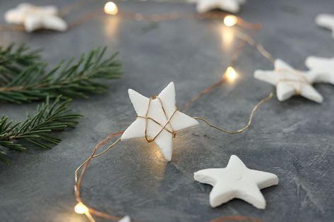 Clay Garland, Star Garland Diy, Cornstarch Clay, Clay Star, Christmas Crafts To Sell, Clay Crafts Air Dry, Star Garland, Diy Garland, Handmade Christmas Decorations