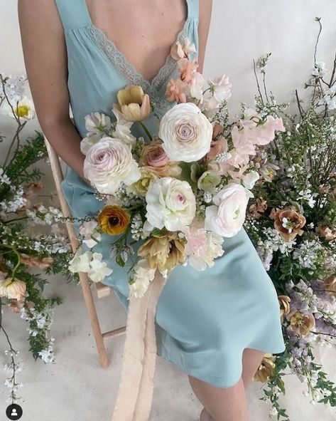 Blue Beige Wedding, Beige Wedding Flowers, Beige Wedding, Spring Wedding Flowers, Hand Bouquet, Branding Photos, Pink Beige, Early Spring, Next Week