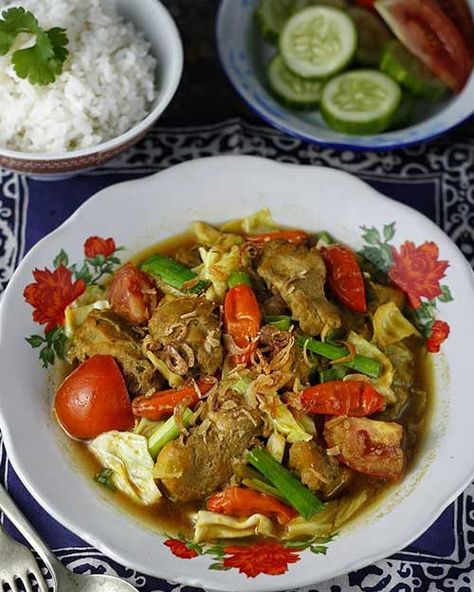 Resep Tongseng Daging Sapi Enak, Gurih & Simpel - Dapurawit.com Ayam Rica Rica, Food Pic, Quick Healthy Dinner, Indonesian Cuisine, Healthy Food Inspiration, Asian Flavors, Easy Cooking Recipes, Culinary Recipes, Quick Healthy