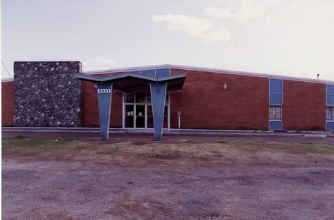 The Twilight  Skating  Rink, Pleasant Grove, Dallas, Texas. This building was demolished and is now a DART station. Break Dancing, American Wallpaper, Pleasant Grove, Sock Hop, Skating Rink, Grand Prairie, Dallas Fort Worth, Historical Place, Teenage Years