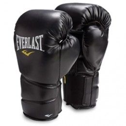 A nice article on gloves for kickboxing fitness v.s gloves best used for sparring. Black Boxing Gloves, Vinyl Gloves, Boxing Equipment, Training Gloves, Heavy Bags, Boxing Gloves, Exercise For Kids, Dry Hands, Kickboxing