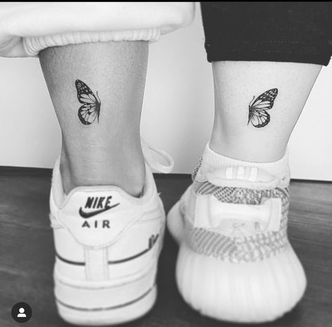 Tattoo For Best Friends, Matching Cousin Tattoos, Matching Bff Tattoos, Cousin Tattoos, Maching Tattoos, Twin Tattoos, Cute Matching Tattoos, Matching Friend Tattoos, Sisters Tattoo