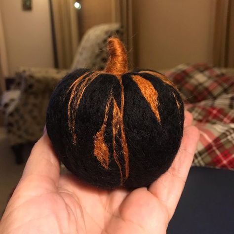 Three States Fiber Art on Instagram: "The black and copper pumpkin gave me an idea...soooo brb ! #needlefelting #needlefelted #needlefelt #needlefeltingartist #copper #pumpkin #needlefeltpumpkin #fiberart #fall #falldecor #etsy" Water Felting, Felting Halloween, Flat Felting, Pumpkin Landscape, Felt Halloween Decorations, Felted Pumpkins, Felted Halloween, Copper Pumpkins, Felting Diy