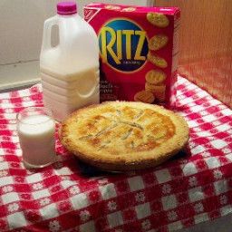 Ritz Mock Apple Pie Ritz Mock Apple Pie Recipe, Mock Recipes, Mock Apple Pie, Easy Pies, Hot Water Crust Pastry, Fall Desserts Apple, Ritz Cracker Recipes, Sleeve Recipes, Apple Desserts Easy