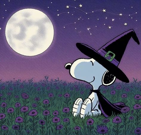 Halloween Cute Aesthetic, Watching The Moon, Snoopy Watch, Looking At The Moon, Charlie Brown Halloween, Moon Halloween, Snoopy Halloween, Snoopy Images, Snoopy Wallpaper