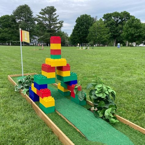 Build Your Own Putt Putt, Mini Putt Course Backyard, Diy Mini Golf Course Ideas Putt Putt, Mini Golf Hole Ideas Diy, Christmas Putt Putt, Homemade Mini Golf Course, Miniature Golf Course Diy, Diy Mini Golf Course Ideas Indoor, Diy Golf Course