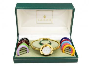 Gold Bangle Watch, Bangle Watches, Gucci Watch, White Dial, Swiss Watches, Swiss Made, Gold Bangles, Vintage Accessories, Gold Watch