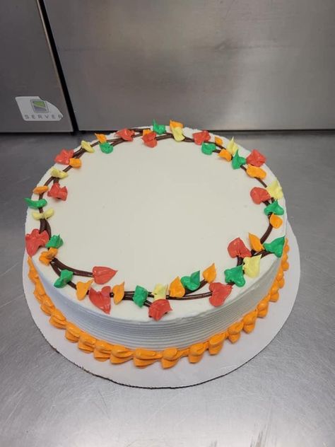 Thanks Giving Cake Ideas Decoration, Fall Theme Cake Decorating, Fall Ice Cream Cake Designs, Fall Round Cake Ideas, Easy Round Cake Decorating Ideas, Simple Thanksgiving Cake Designs, Round Cakes Ideas, Fall Cake Designs Easy, Simple Fall Cake Ideas