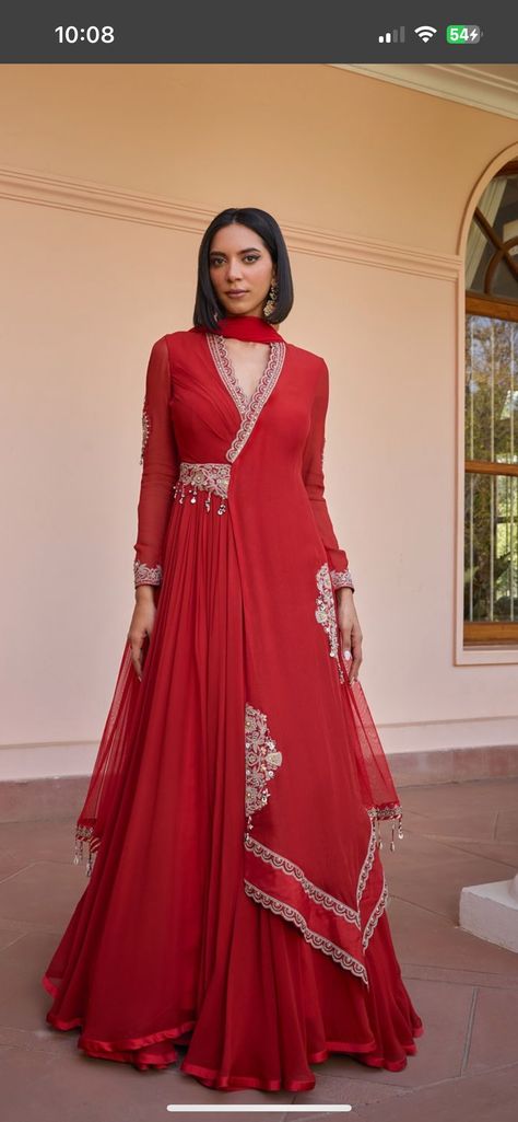 New Latest Indian Outfits, Designer Indian Outfits Woman, Lehriya Gown Designs, Long Anarkali Suits Party Wear, Indian Women Fashion Dresses, Designer Indian Suits For Women, Latest Indian Outfits 2024, Latest Indian Suits Designs For Women, Latest Designer Indian Outfits