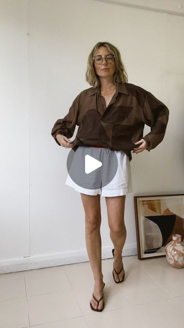 CAROLINE DICKINSON on Instagram: "Shirt Origami: Part II
After the first styling hack, so many of you wanted this styling option…so here it is! The full front tuck/french tuck but without any actual tucking🤩

I’ve been absolutely loving all of you who are trying out the first hack and tagging me. Let me know when you’ve try this one🤎

*sorry about the noisy studio neighbours and train screeching in the background, my studio is right by train tracks in London🫠" Tucked In Blouse Outfit, Shirt On Dress Outfit, Tucked Shirt Hacks, Tuck Long Shirt, Tying Shirt Hack, Tuck Shirt Into Skirt, Best Way To Tuck In Shirt Women, Tucking In Button Up Shirts, French Tuck Shirt Women