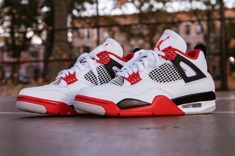 Air Jordan 4 Fire Red, Jordan 4 Retro Fire Red, Jordan 4 Fire Red, Sneakers Art, Fake Shoes, Autumn Shoes Women, Shoes Wallpaper, Jordan Shoes Girls, Jordan Shoes Retro