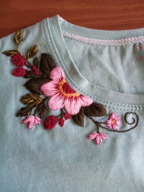 Embroidery|flat embroidery on T-shirts Knitting Embroidery Pattern, Floral Embroidery Tshirt, Shirt Hand Embroidery Design, Flower Bud Embroidery, Hand Embroidery Tshirt Ideas, Embroidery Designs For T Shirts, Embroidery T Shirt Ideas, Embroidery Designs On Tshirt, T Shirt Embroidery Diy