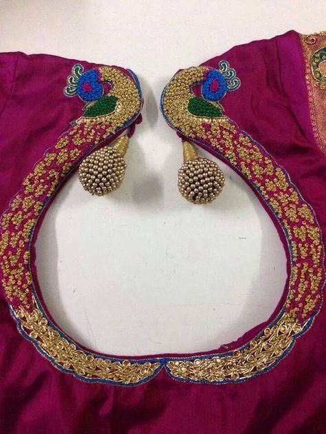 Saree blouse with peacock embroidery. Indian fashion. Paithani Blouse Designs Latest Back Neck, Blouse Designs For Paithani Sarees, Paithani Saree Blouse Pattern, Paithani Blouse Designs, Paithani Blouse Design, Blouse Design Aari Work, Paithani Blouse, Blouse Maggam Work, Maggam Work Blouse