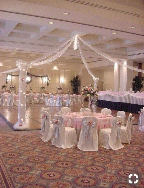 Quince Ceiling Decorations, Light Pink Sweet 16 Decorations, Quince Set Up, Ideas 15 Años, 15 Party Ideas Quinceanera, Pink Quince Theme, Wedding Table Decorations Pink, Quince Decorations Ideas, Quinceanera Venue