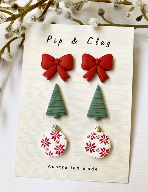 Christmas Earrings To Make, Christmas Earrings Clay, Winter Clay Earrings, Holiday Clay Earrings, Christmas Earrings Polymer Clay, Christmas Earrings Diy, Christmas Earings, Polymer Clay Christmas Earrings, Christmas Polymer Clay Earrings