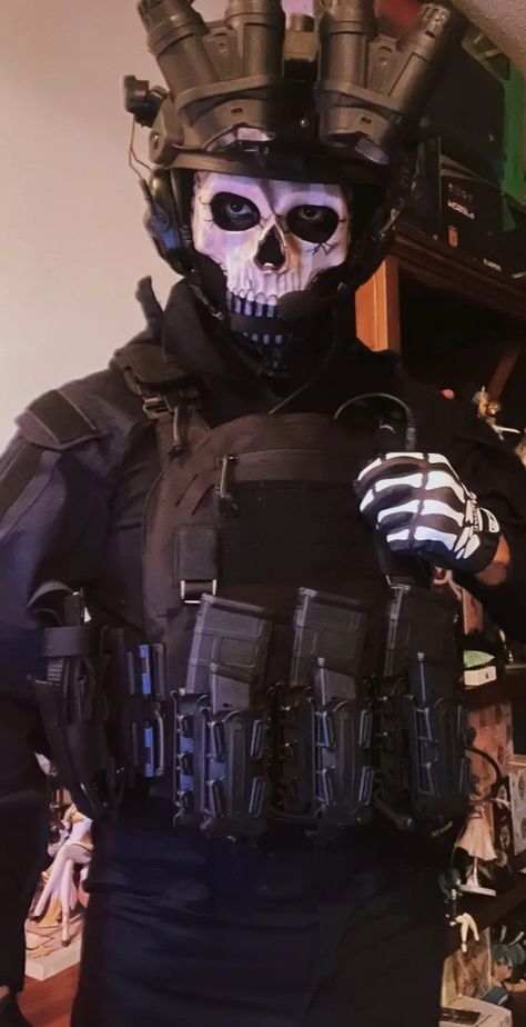 Ghost Cosplay Call Of Duty, Cod Cosplay, Simon Riley, Ghost Face Mask, Ghost Riley, Mask Guy, Iphone Wallpaper Texture, Cod Men, Masked Men