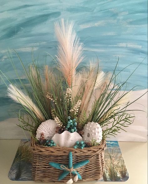 Beach Centerpieces, Beach Crafts Diy, Beach Themed Crafts, Diy Beach Decor, Seashell Projects, Nautical Crafts, Beach Flowers, Beach Themed Party, Shell Crafts Diy