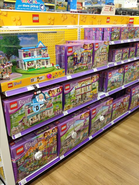 Lego Friends Aesthetic, Toy Store Design, Old Lego Sets, Chrismas Wishes, 2000s Toys, Lego Friends Sets, Disney Room Decor, Big Lego, Nostalgic Aesthetic