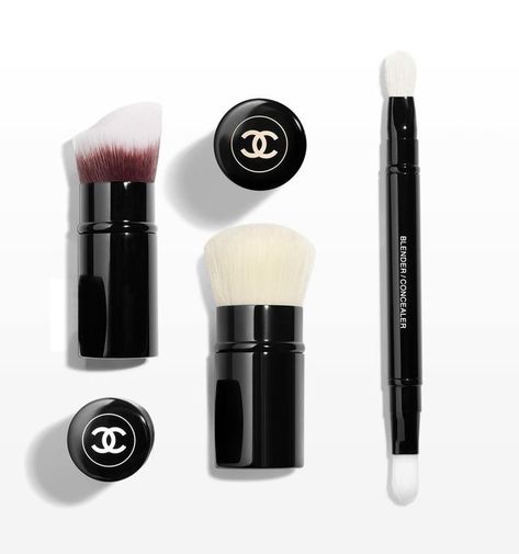 Chanel Make Up Brushes, Chanel Makeup Aesthetic, Chanel Makeup Brushes, Chanel Brushes, Penyimpanan Makeup, Chanel Cosmetics, Face Brushes, Alat Makeup, Chanel Beauty