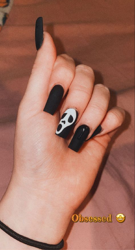 Scream nails Spooky Szn Nails Short, Simple Halloween Nails Coffin Shape, Coffin Nails Halloween, Halloween Toe Nails, Halloween Toes, Spooky Nails, Black Coffin Nails, Nails Halloween, Acrylic Nails Coffin Short