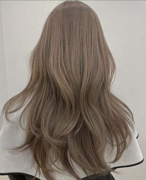 Beige Hair, Korean Hair Color, Ash Hair Color, Brown Hair Inspo, Light Hair Color, Pretty Hair Color, Haircuts Straight Hair, Hair Color And Cut, Hair Dye Colors