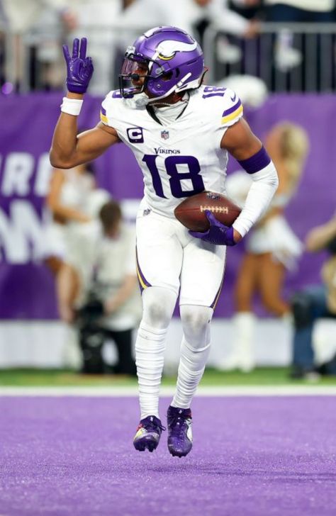 Wide Receiver Drip, Justin Jefferson Wallpaper, Minnesota Vikings Wallpaper, Vikings Wallpaper, Hard Photos, Arte Game, Cool Football Pictures, Real Vikings, Football Drip