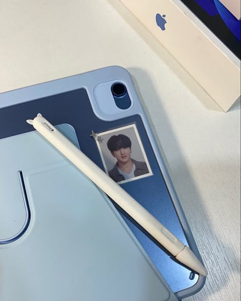 ipad air 5, changbin skz replay id, ipad aesthetic, ipad blue, ipad air 5 blue Blue Ipad Case Aesthetic, Blue Ipad Air Aesthetic, Ipad Air 5 Blue Aesthetic, Ipad Air Blue Aesthetic, Blue Ipad 10th Gen, Blue Changbin, Ipad Air 5 Aesthetic, Blue Ipad Aesthetic, Ipad Air Blue