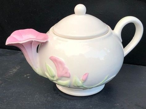 (1) Twitter Teapot Decorations, Jjk Oc, Pink Teapot, Teapots Unique, Tanah Liat, Pottery Teapots, Teapots And Cups, Porcelain Teapot, Ceramics Ideas Pottery