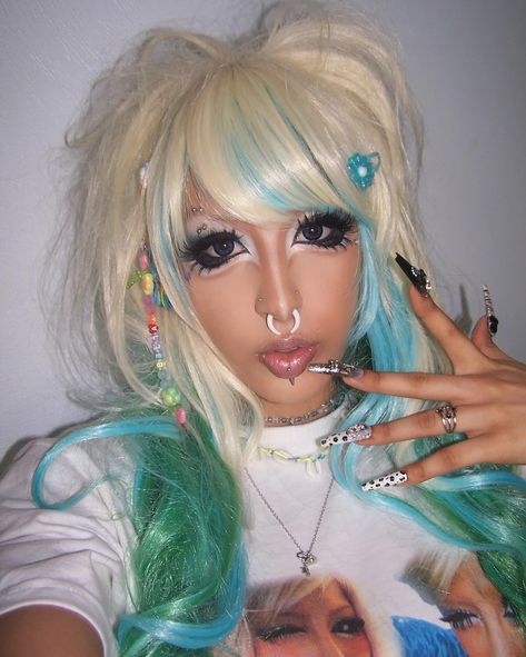 Colorful Gyaru Makeup, Yamanba Gyaru Makeup, Manba Gyaru Makeup, Gyura Makeup, Gyaru Miku, Gyaru Moodboard, Blue Gyaru, Mamba Gyaru, Sick Makeup