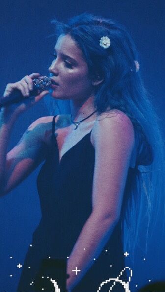 Halsey iPhone Lockscreen/Wallpaper Hopeless Fountain Kingdom, Lilac Sky, Everything Is Blue, Annabeth Chase, Music Images, Luna Lovegood, Colorful Hair, Music Aesthetic, Jolie Photo