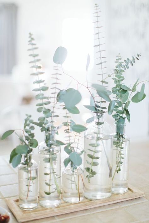 Greenery Wedding Centerpieces, Rustic Wedding Decorations, Tafel Decor, Eucalyptus Wedding, Deco Floral, Wedding Table Centerpieces, Decor Minimalist, Greenery Wedding, Romantic Weddings