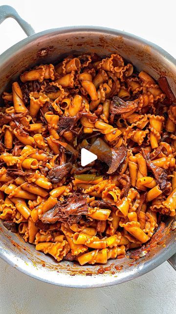 Pasta Social Club on Instagram: "Let’s make mushroom, rosemary & red wine ragu! 🍷 Fall is not fall in my house without some sort of mushroom pasta. This one is deeply savory, meaty…dare I say sultry? It’s got all the power of an unctuous, slow-cooked meat sauce in a fraction of the time (and without the meat!). Recipe drops TOMORROW in the newsletter; link in bio to subscribe. This one’s just good, easy comfort food—exactly what so many of us need right now. 💛 . . . . . #mushroompasta #mushro Mushroom Ragu, Slow Cooked Meat, Mushroom Pasta, Easy Comfort Food, Meat Sauce, Slow Food, Food Facts, Rosemary, Cooking Tips