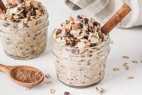 Chai Overnight Oats, Healthy Overnight Oats Recipe, Dirty Chai Latte, Breakfast Hacks, Chai Masala, Homemade Chai, Healthy Overnight Oats, Night Oats, Spiced Tea