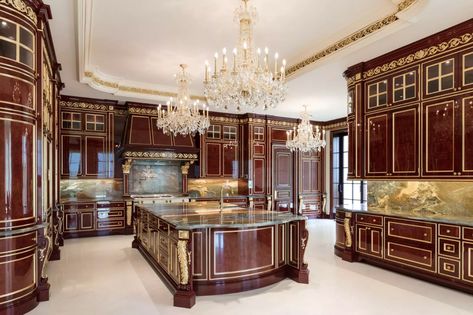 The kitchen is in a home listed for $139 million. Luxurious Kitchens, Extravagant Homes, Royal Kitchen, Florida Mansion, Kitchens Luxury, Architecture Model Making, Palace Of Versailles, Expensive Houses, Luxury Kitchen Design