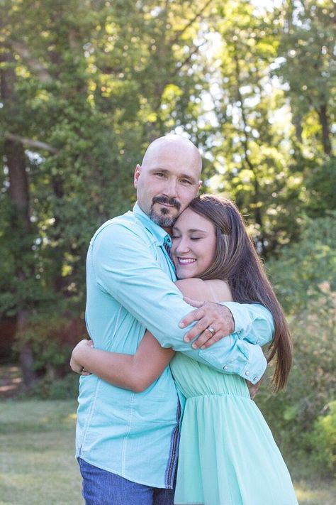 Poses With Father And Daughter, Father Daughter Senior Pictures, Daughter And Father Photography, Father Daughter Graduation Pictures, Father And Daughter Photos, Father Daughter Photography Older, Father Daughter Poses Older, Father Daughter Pics, Father Daughter Photos Older