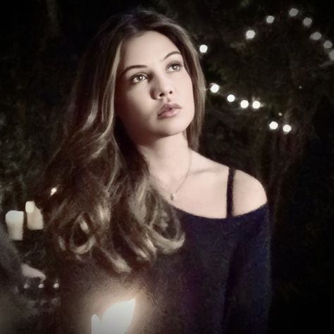 Davina Claire, Danielle Campbell, Long Hair, A Woman, Hair