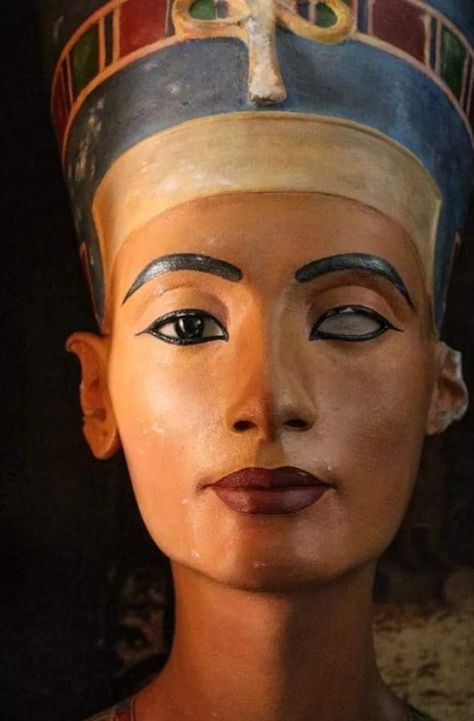 Nefertiti Sculpture, Bust Of Nefertiti, Egypt Civilization, Ancient Egypt Civilization, Nefertiti Bust, Queen Nefertiti, Eternal Beauty, Ancient Egypt, The Land