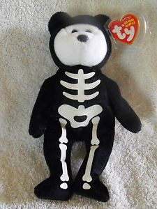 Boneses Ty Beanie Baby New Skeleton Costume 9" Halloween Bear MWT RARE Skeleton Plushies, Halloween Skeleton Costume, Trinket Jar, Beanie Bears, Beanie Baby Bears, Skeleton Halloween Costume, Original Beanie Babies, Arte Grunge, Skeleton Costume