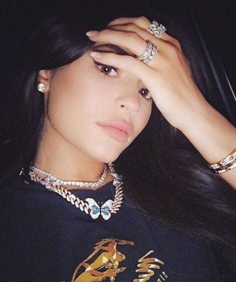 Kylie Jenner Cartier, Kylie Jenner Jewelry, Kylie Jenner Rings, Uñas Kylie Jenner, Kendall Ve Kylie, Jenner Nails, Estilo Kardashian, Looks Kylie Jenner, Bracelet Cartier