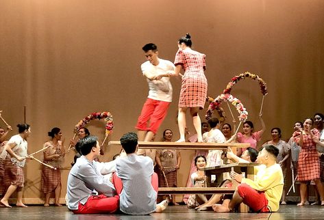 From Wikiwand: Philippine dance Tinikling Dance Philippines, Tinikling Dance, Singing Pictures, Philippine Dance, Philippine Society, Dance Background, Filipino Culture, Folk Dance, The Philippines