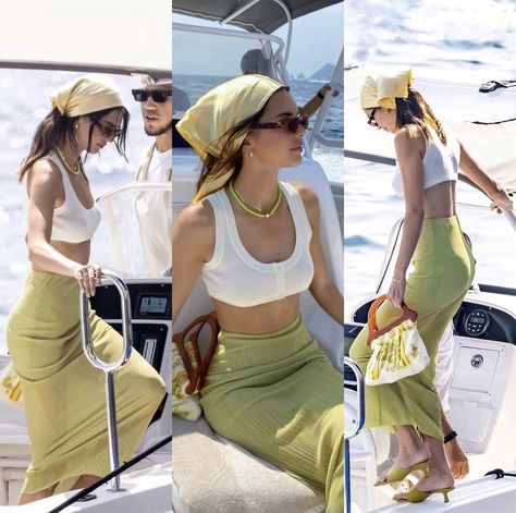 Kylie Vacation Outfit, Celeb Vacation Style, Kendall Beach Outfit, Kendall Jenner Beach Photos, Kendall Jenner Beach Outfit, Kendall Jenner Summer Outfits, Kendall Jenner Beach, Kendall Summer, Kendall Jenner Summer