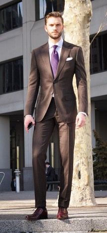 Brown Suit, White Dress Shirt, Purple Neck Tie | Men's Fashion & Style… Brown Suit Combinations, Dark Brown Suit, James Bond Suit, Brown Suits For Men, Mens Fall Fashion, Purple Suit, Suit Combinations, Dapper Mens Fashion, Gq Fashion