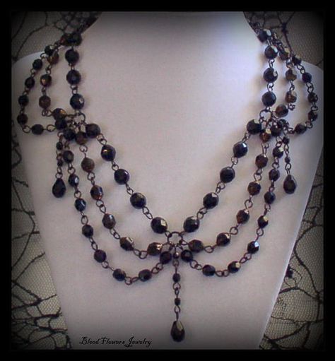 Gothic Necklace Victorian, Gothic Noir, Beaded Halloween, Long Necklace Handmade, Vampire Clothes, Gothic Jewellery, Victorian Necklace, Best Friend Necklaces, Goth Jewelry