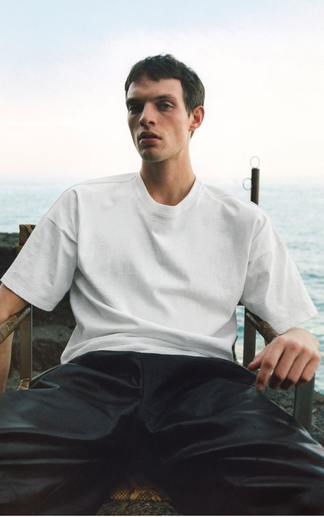 Rocky Harwood stars in Bottega Veneta's spring-summer 2019 men's campaign. Men Campaign Fashion, T Shirt Campaign, Bottega Men, Bottega Veneta Campaign, Celine Campaign, Tyrone Lebon, Mens Inspo, Campaign Fashion, New Bottega