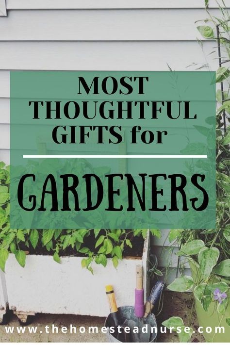 Allotment Gifts Ideas, Crafts For Gardeners, Diy Gardener Gifts, Homemade Gifts For Gardeners, Gifts For Gardeners Diy, Garden Themed Gift Baskets, Unique Gardening Gifts, Garden Gifts For Mom, Gardener Gift Basket Ideas