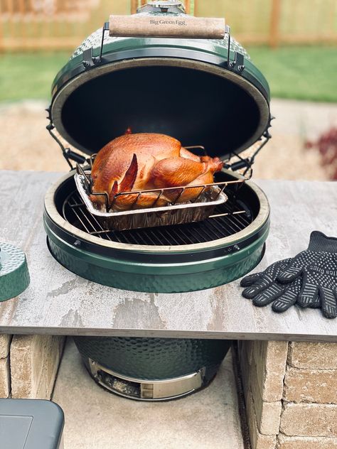 Green Egg Turkey, Big Green Egg Smoker, Big Green Egg Grill, Green Egg Grill, Chicken Roaster, Big Green Egg Recipes, The Big Green Egg, Egg Grill, Green Egg Recipes