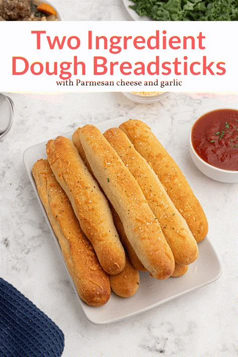 Healthy Breadsticks Recipe, Low Calorie Breadsticks, Greek Yogurt Breadsticks, Cottage Cheese Breadsticks, Self Rising Flour And Greek Yogurt, Greek Yogurt Buns, Greek Yogurt Dough Recipes, Greek Yogurt Rolls, Things To Make With Greek Yogurt