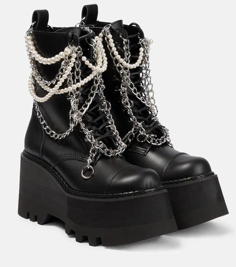 Platform Boots With Chains, Artist Wardrobe, Platform Leather Boots, Painted Canvas Shoes, Png Clothes, Goth Shoes, Dr Shoes, Stunning Shoes, Boot Jewelry