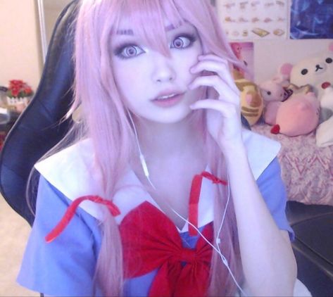 Yuno Cosplay, Yuno Mirai Nikki, Yuno Gasai Cosplay, Risky Picture Ideas, Gasai Yuno, Yandere Girl, Yuno Gasai, Cosplay Tips, Grunge Girl